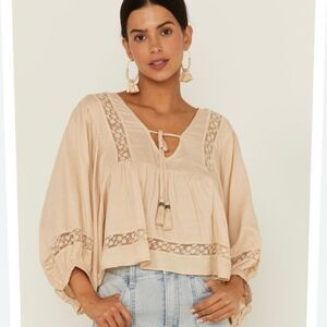 B.O.G Collective Women’s Fawn Beige Lace Pullover Blouse Flowy Lg NWT